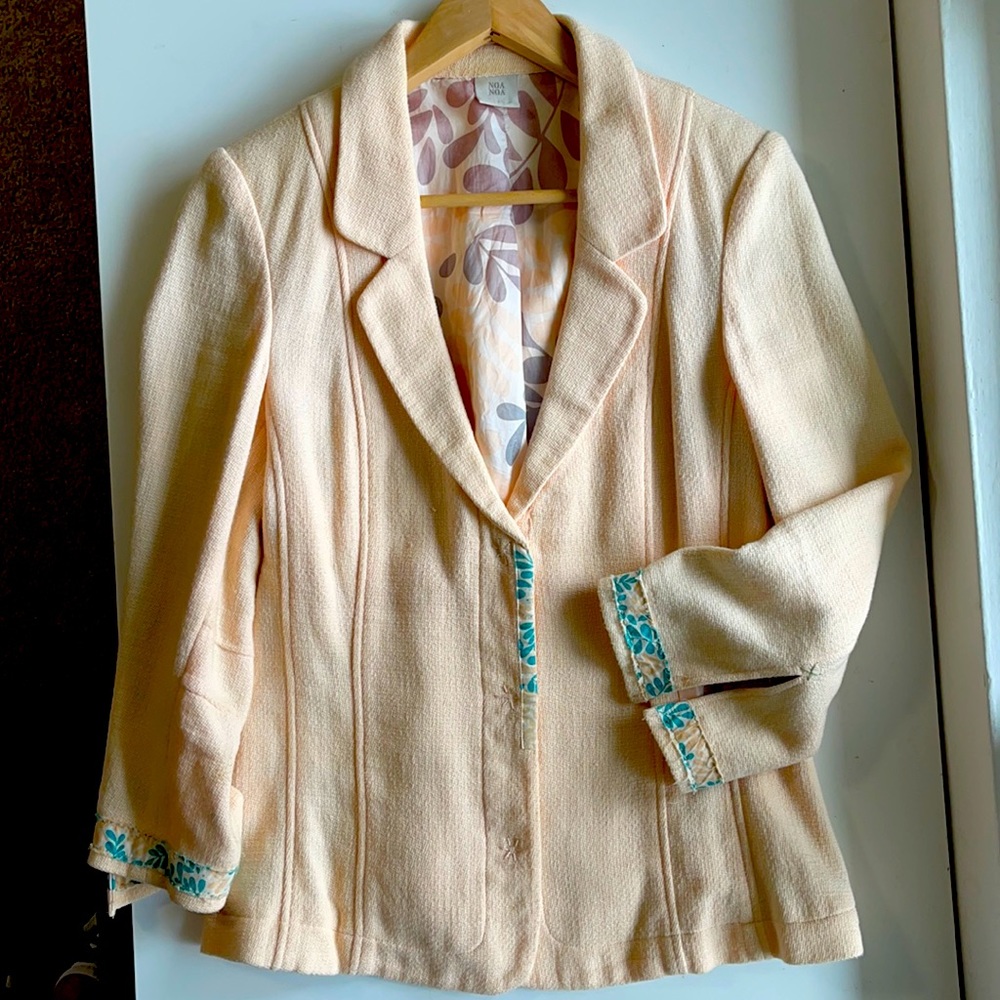 Large, Good Condition, Light peach, European